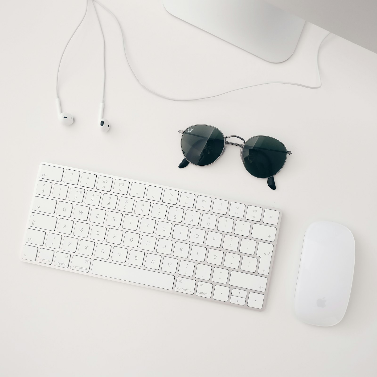 Front-Office-Arbeitsplatz mit Protel-PMS und Kanalmanager
